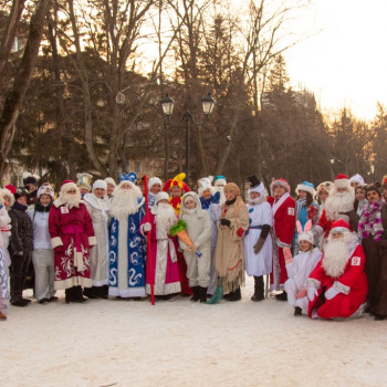 Вспомним вместе, как проходил Парад-шествие Дедов Морозов 2022 года!